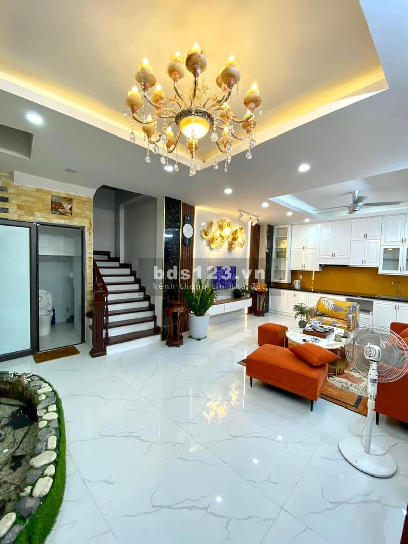 Bán nhà đẹp ở ngay, ngõ thông gần phố, vị trí đẹp, tặng FULL nội thất, giá 5 tỷ 2