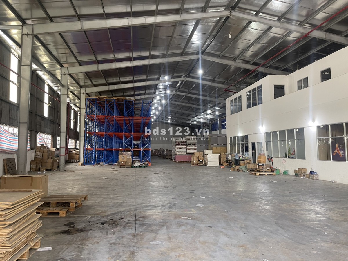 Cho thuê 1.800m2, văn phòng 250m2 kho xưởng gần Ngã Tư Binh Phước, Hiệp Bình Phước, Tp Thủ Đức