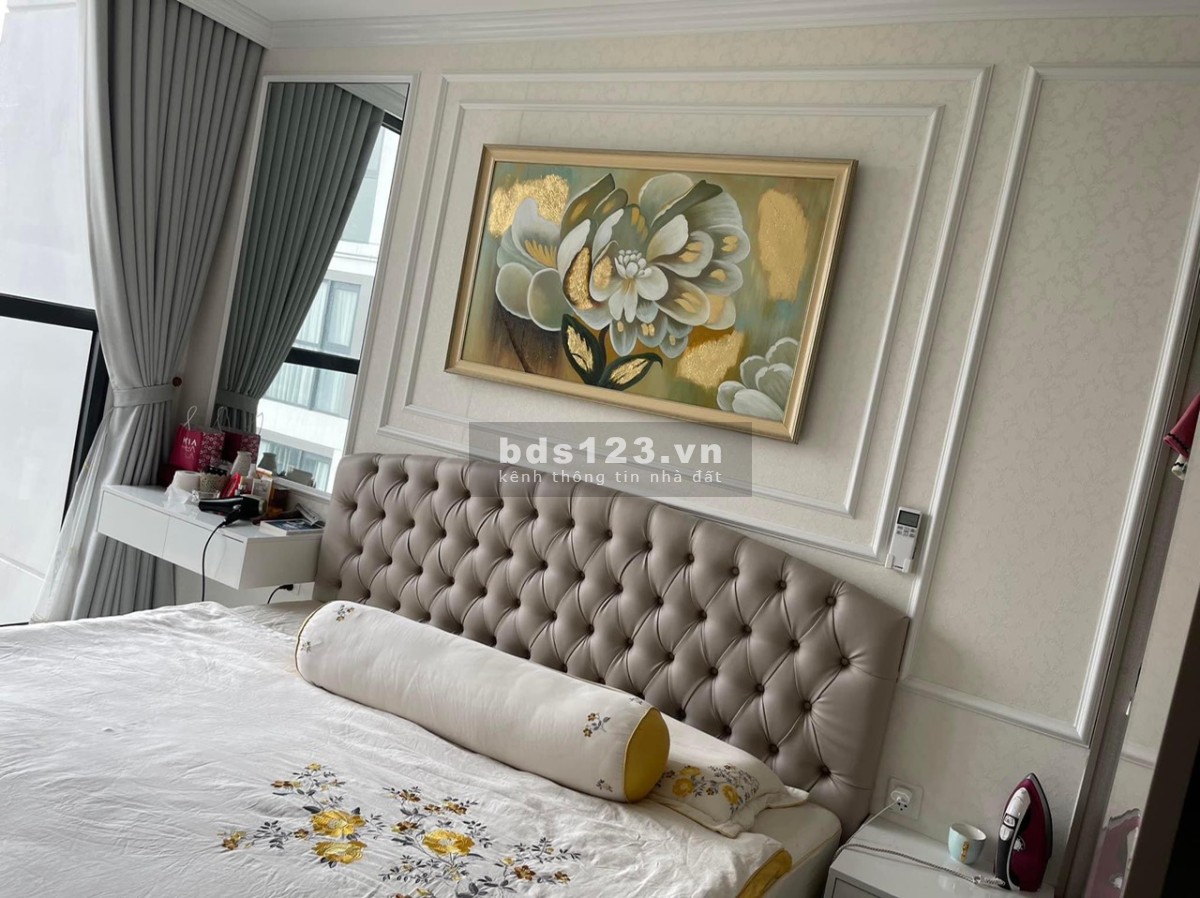 Bán căn hộ Vinhomes Gia Lâm căn 2 pn+ 1(+2vs) căn góc dt 70m2 chỉ 1.9 tỷ tặng đồ LH: 0976.366.513