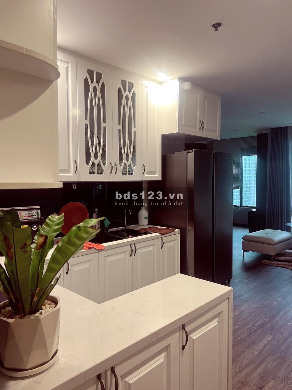 Bán căn hộ Vinhomes Gia Lâm căn 2 pn+ 1(+2vs) căn góc dt 70m2 chỉ 1.9 tỷ tặng đồ LH: 0976.366.513