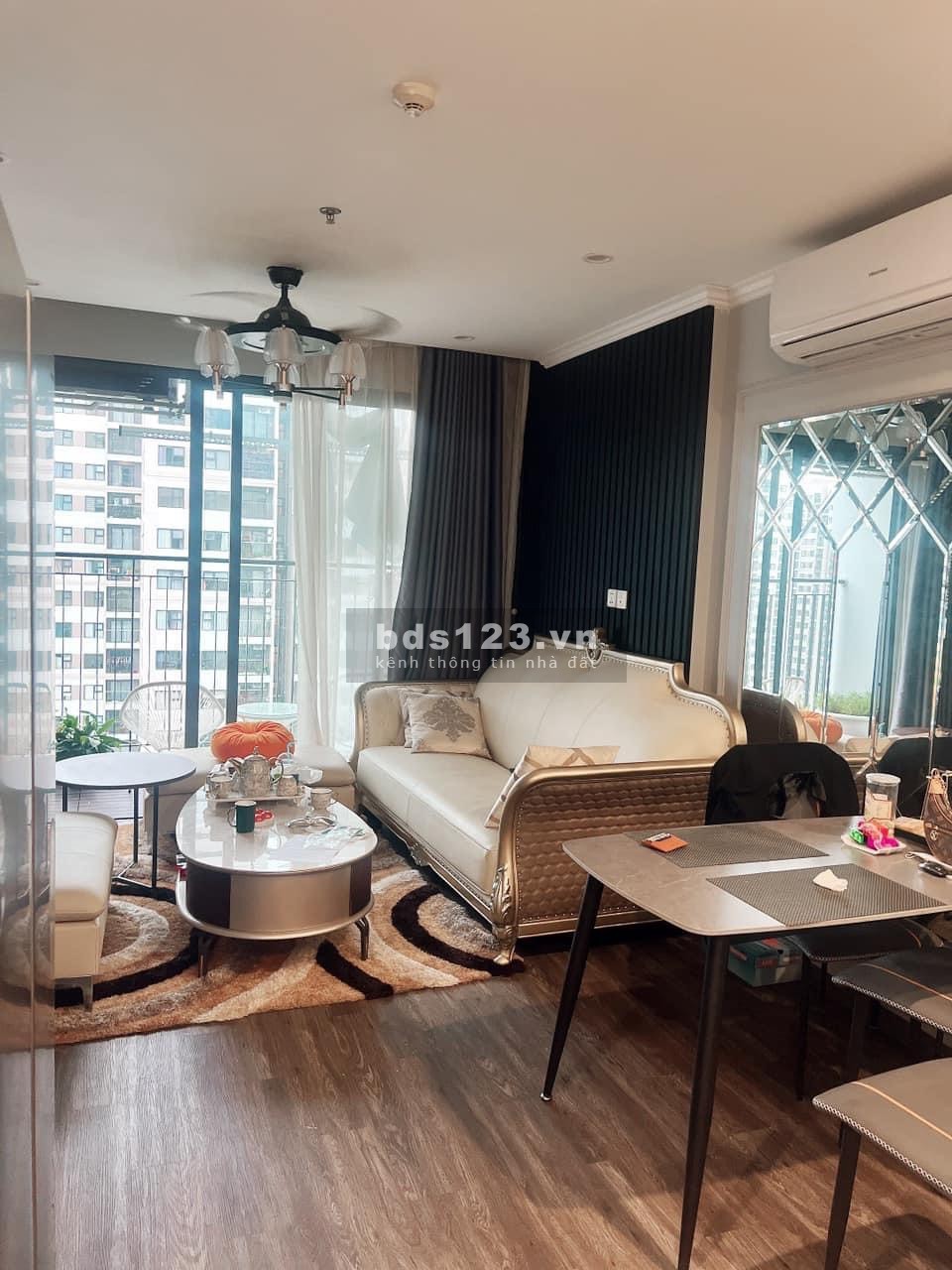 Bán căn hộ Vinhomes Gia Lâm căn 2 pn+ 1(+2vs) căn góc dt 70m2 chỉ 1.9 tỷ tặng đồ LH: 0976.366.513