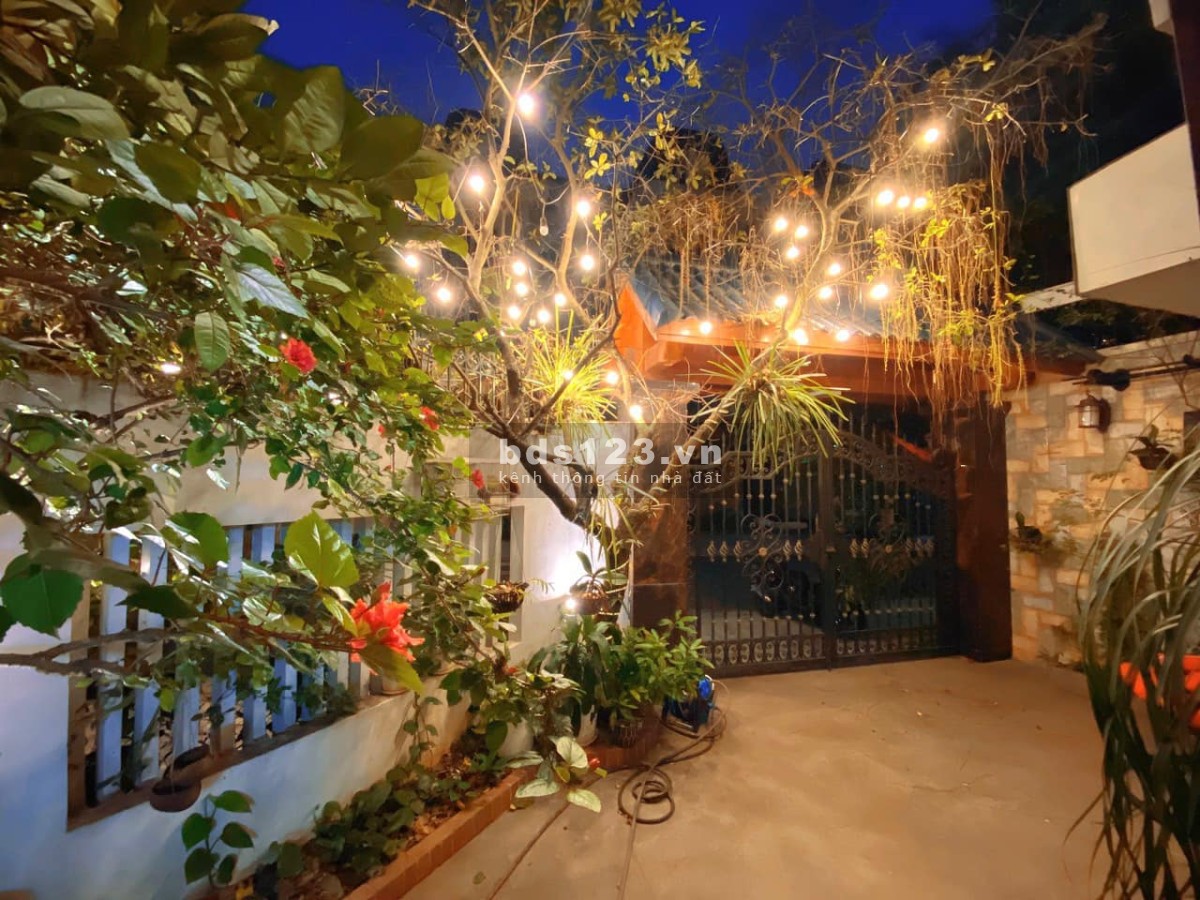 Biệt thự nhà vườn, 144m2, 5 tầng, mặt tiền 22m2, giá 23.5 tỷ