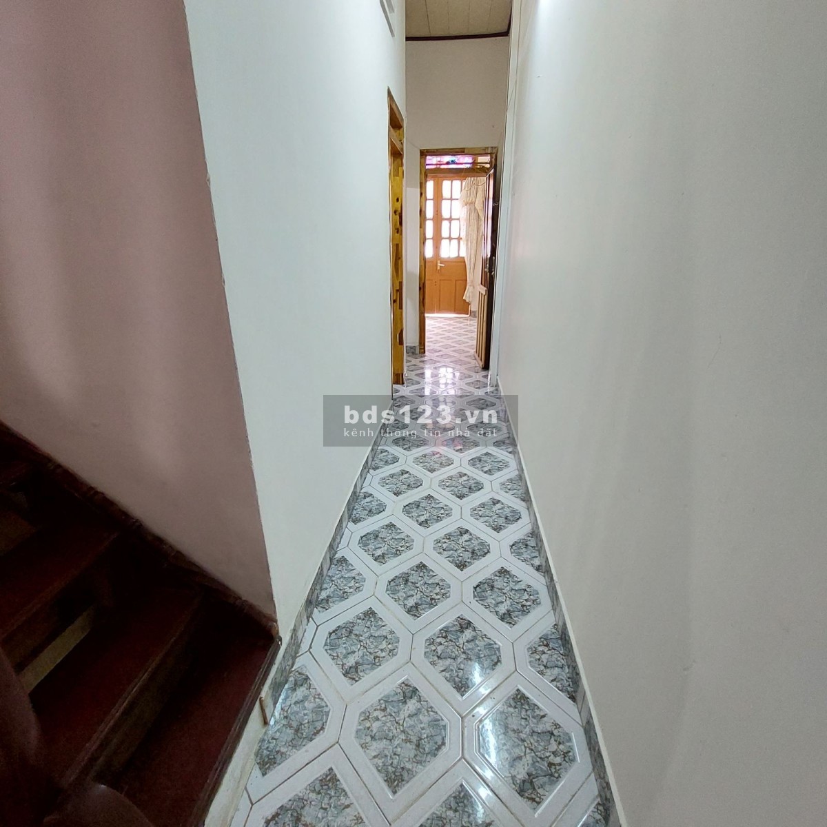 Chính chủ cho thuê nhà riêng 36m2 Tân Bình, 3 lầu, 4PN, 3WC, NTCB. Hẻm 4m thông Bắc Hải.