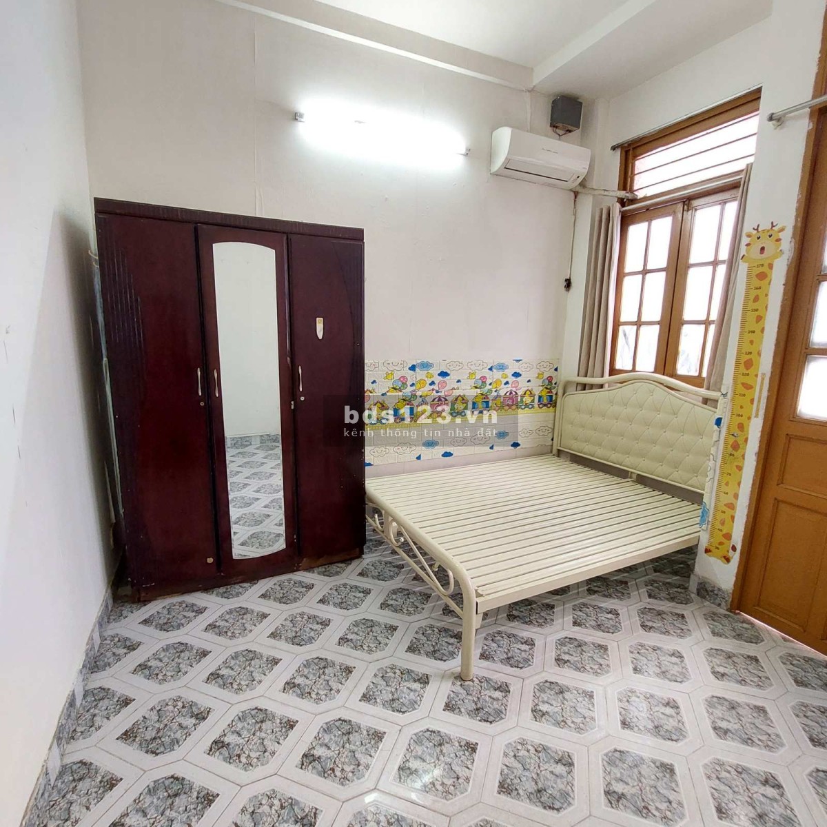 Chính chủ cho thuê nhà riêng 36m2 Tân Bình, 3 lầu, 4PN, 3WC, NTCB. Hẻm 4m thông Bắc Hải.