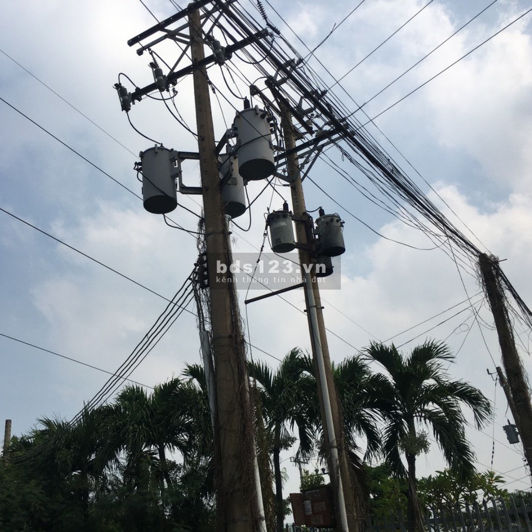 Cần Cho thuê kho - 2300m2 Quốc Lộ 1A, Bến Lức, Long An