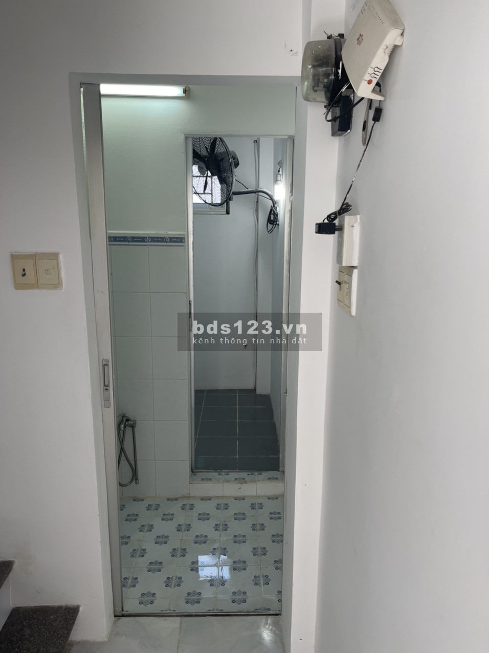 Nhà mới ở ngay đón Tết, cách quận 1 300m, shcc, 1 trệt 2 lầu nhỏ xinh