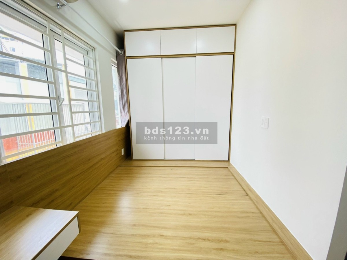 Phòng nội thất cao cấp tại số 214/B14 Nguyễn Trãi