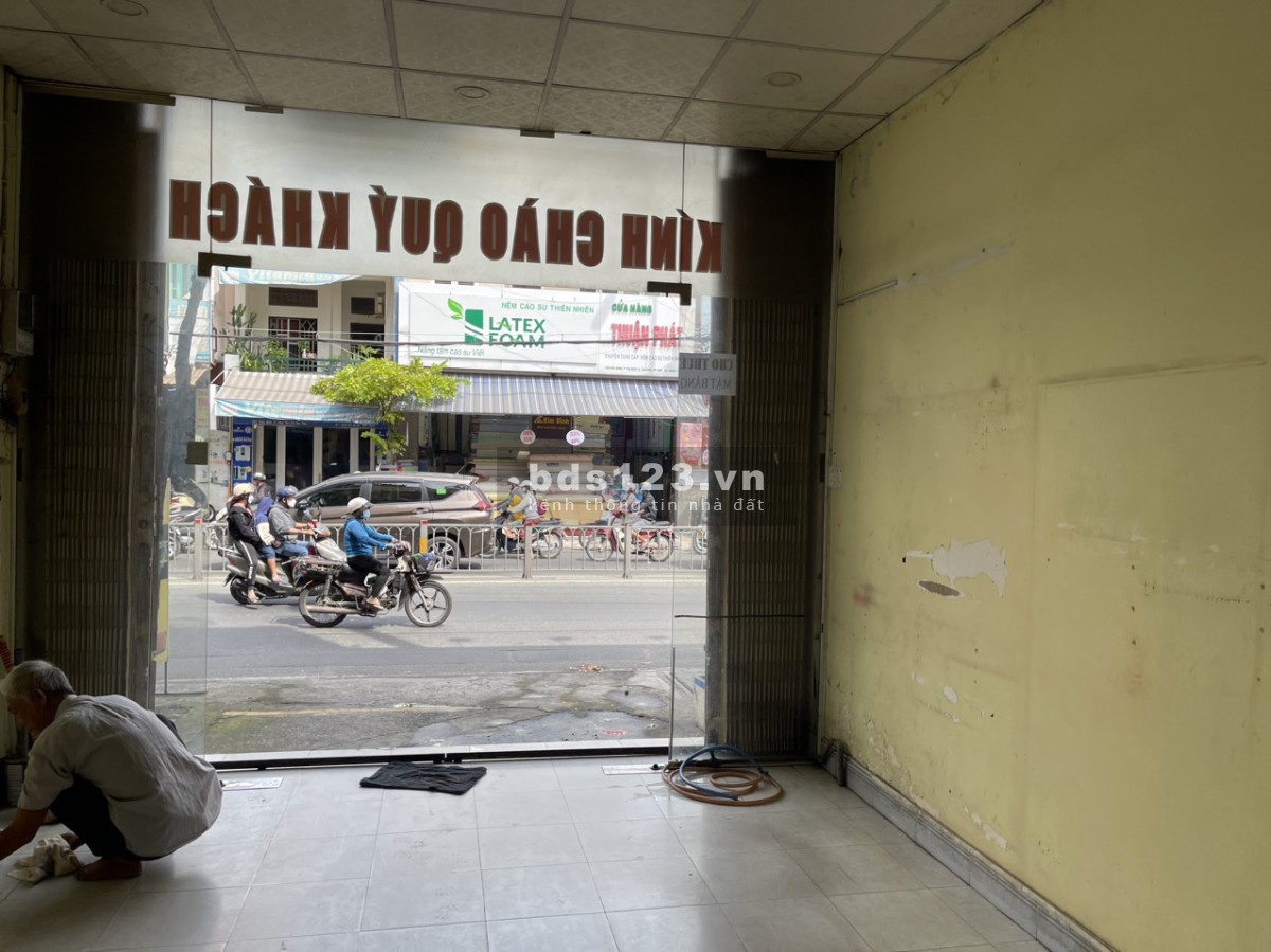 Mặt bằng kinh doanh đường Hoà Bình, Q.Tân Phú, 28m2, toilet riêng