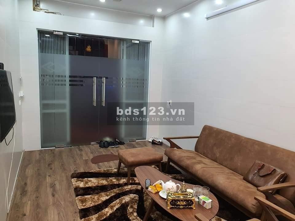 Nhà phố Lạc Trung ấm cúng, an ninh tốt. Bán cho Khách thích ở yên tĩnh 4.6 tỉ