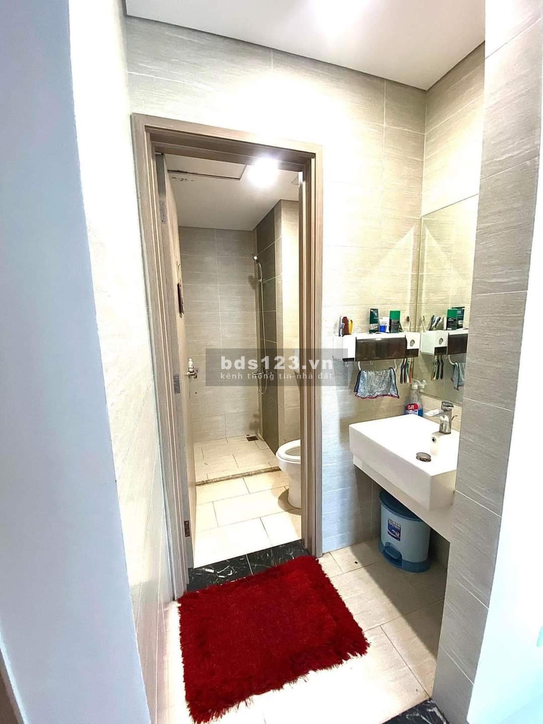 Siêu Phẩm căn 3PN2VS FULL ĐỒ, Chỉ 2 tỷ 300TR View HOA HẬU Vinhomes Gia Lâm Lh: 0987.767.788