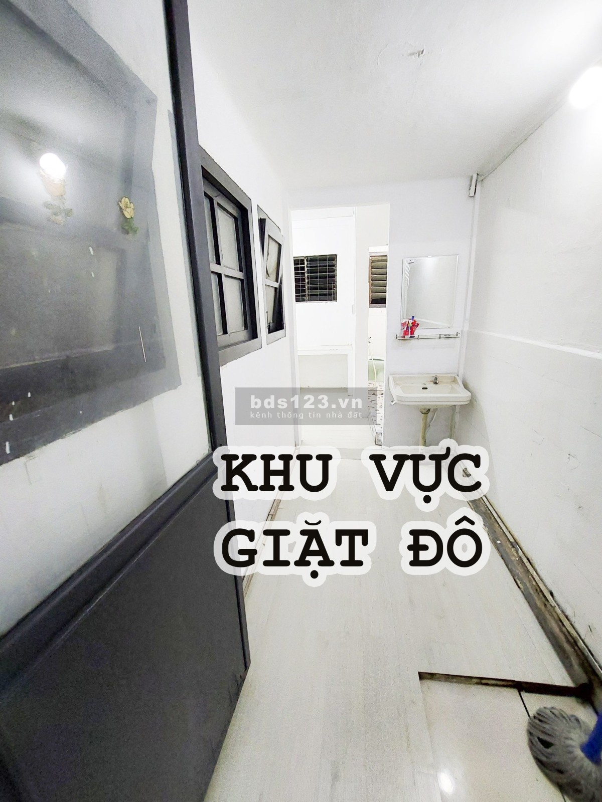 Chính chủ bán căn hộ 261/26 Trần Hưng Đạo P.Cô Giang Q1 giá tốt