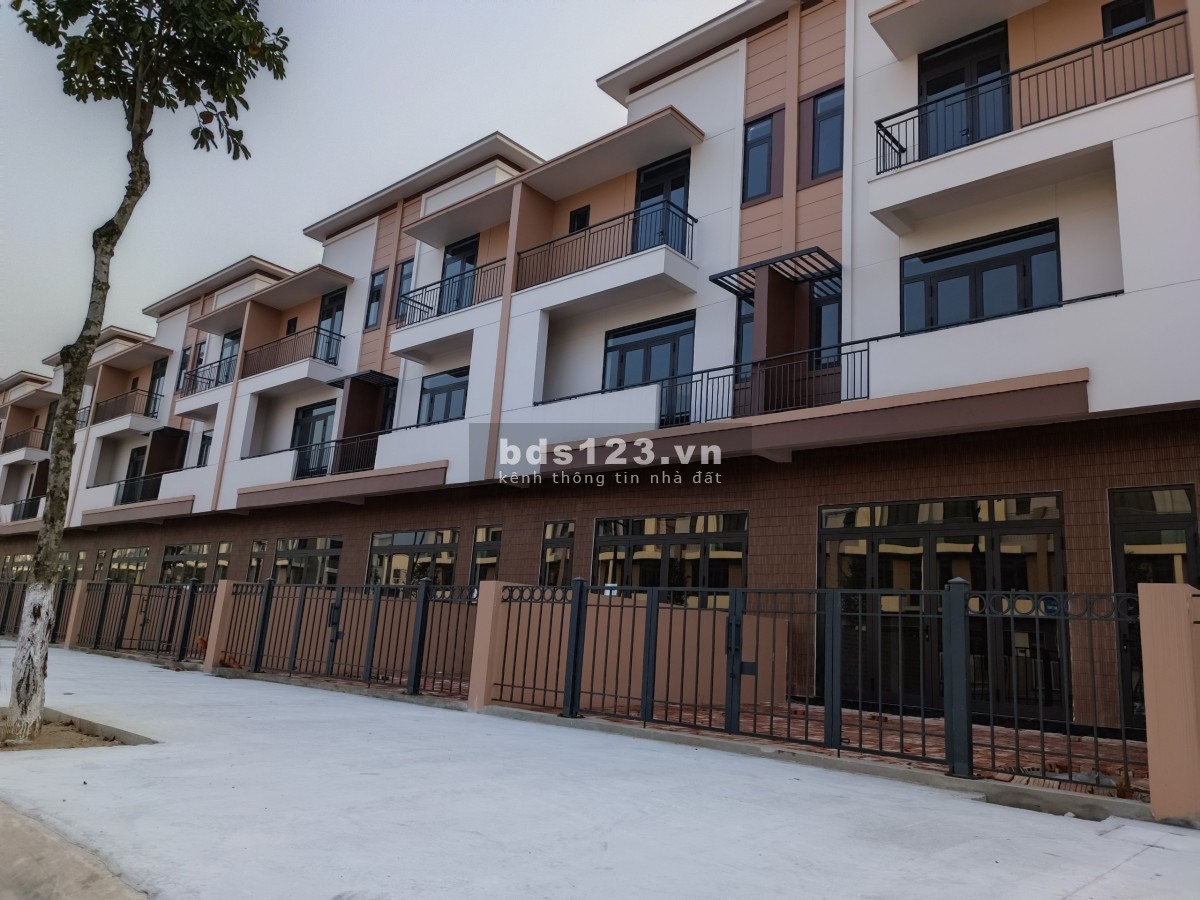 Cần bán gấp shophouse phố đi bộ 26m Centa City giá yêu thương.