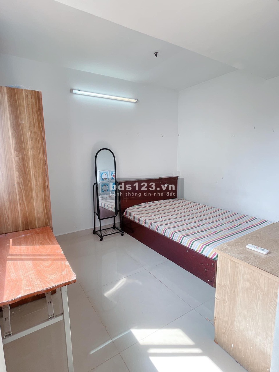 Phòng giá rẻ tại 212 Nguyễn Văn Nguyễn, Quận 1 giá 4.5 triệu