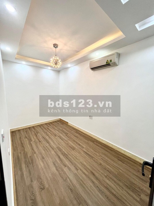 Lê Lợi 43m2 xây mới 4 tầng nội thất đầy đủ, ô tô đỗ gần ngõ thông, 4,3 tỷ. Liên hệ 0986951728