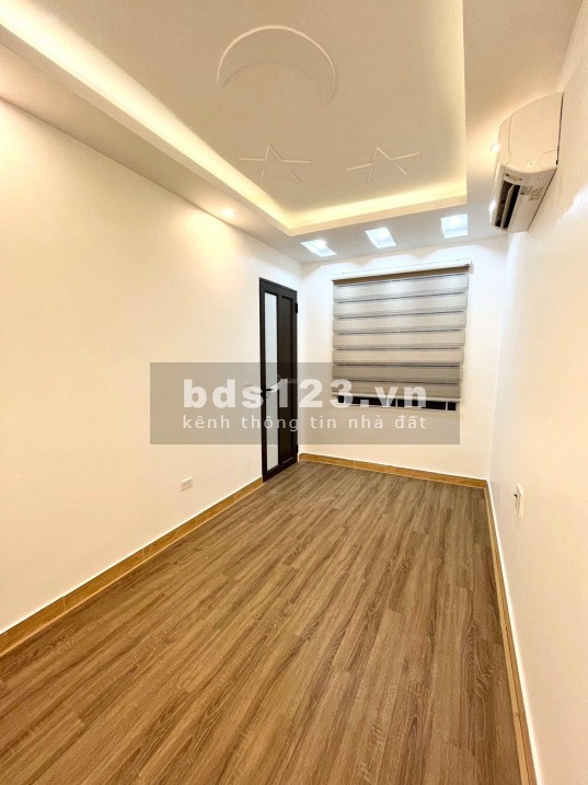 Lê Lợi 43m2 xây mới 4 tầng nội thất đầy đủ, ô tô đỗ gần ngõ thông, 4,3 tỷ. Liên hệ 0986951728