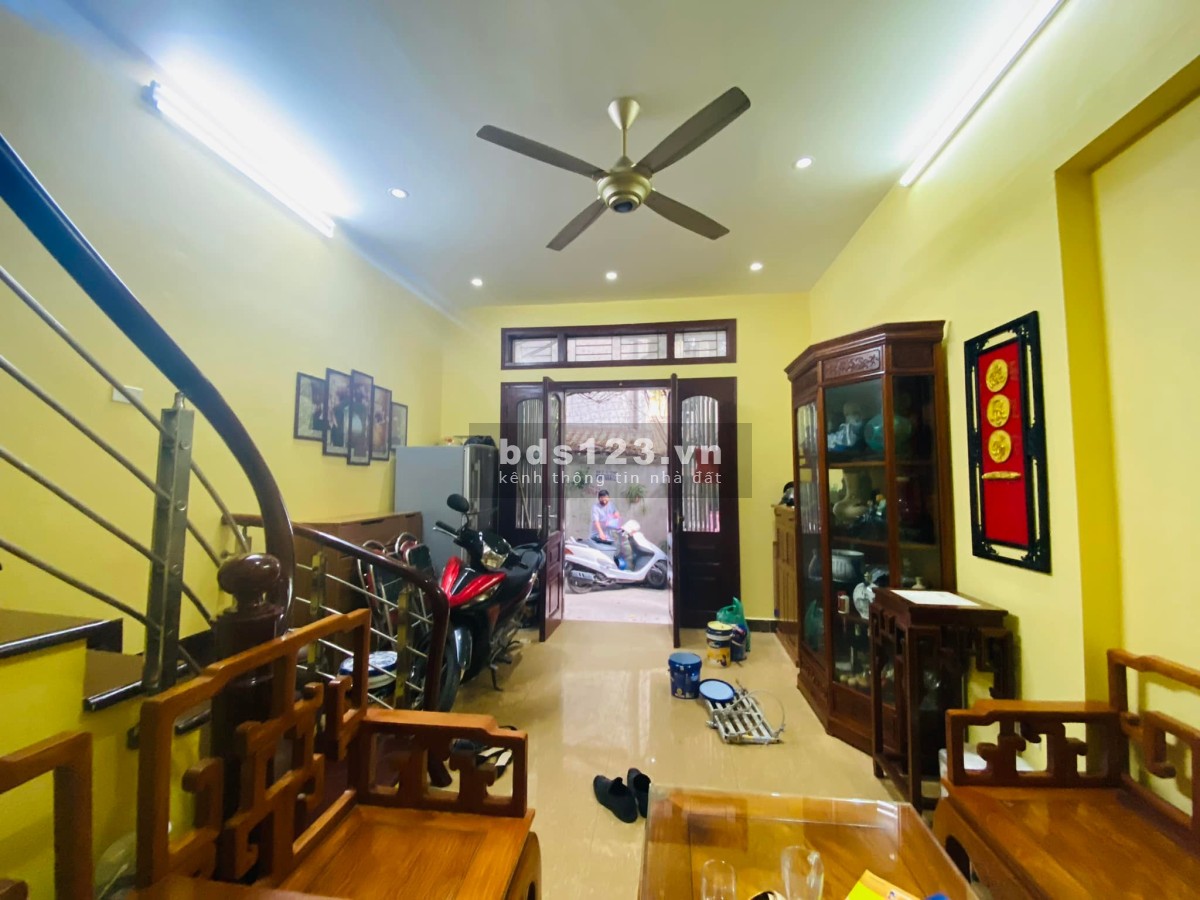 Bán nhà lô góc phố Minh Khai Vị trí đẹp Nhà đẹp view thoáng 35m2x5T 4.6 tỷ