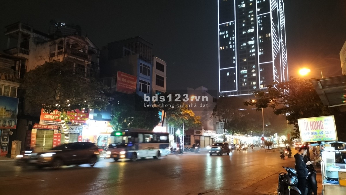 Lô góc ô tô đỗ cửa phố cố Hà Đông, diện tích 25m2, 2 mặt tiền rộng 12m, giá chỉ 2.7 tỷ