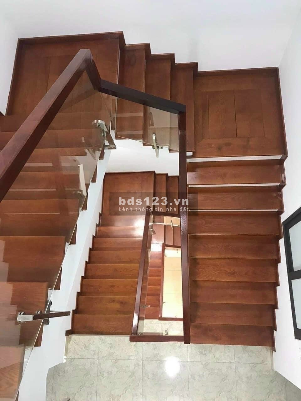 Cần bán nhà biệt thự mini mặt phố Đoàn Thượng diện tích 95m2 mặt tiền rộng 7,6m .