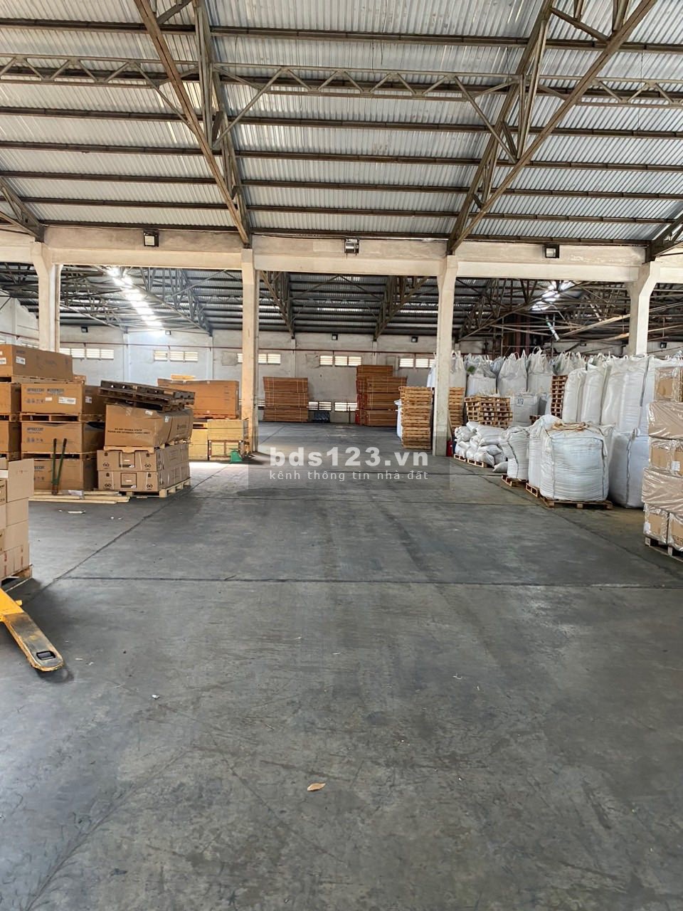 Cho thuê kho 1500m2 DT 743B, Tân Đông Hiệp, Dĩ An, Bình Dương