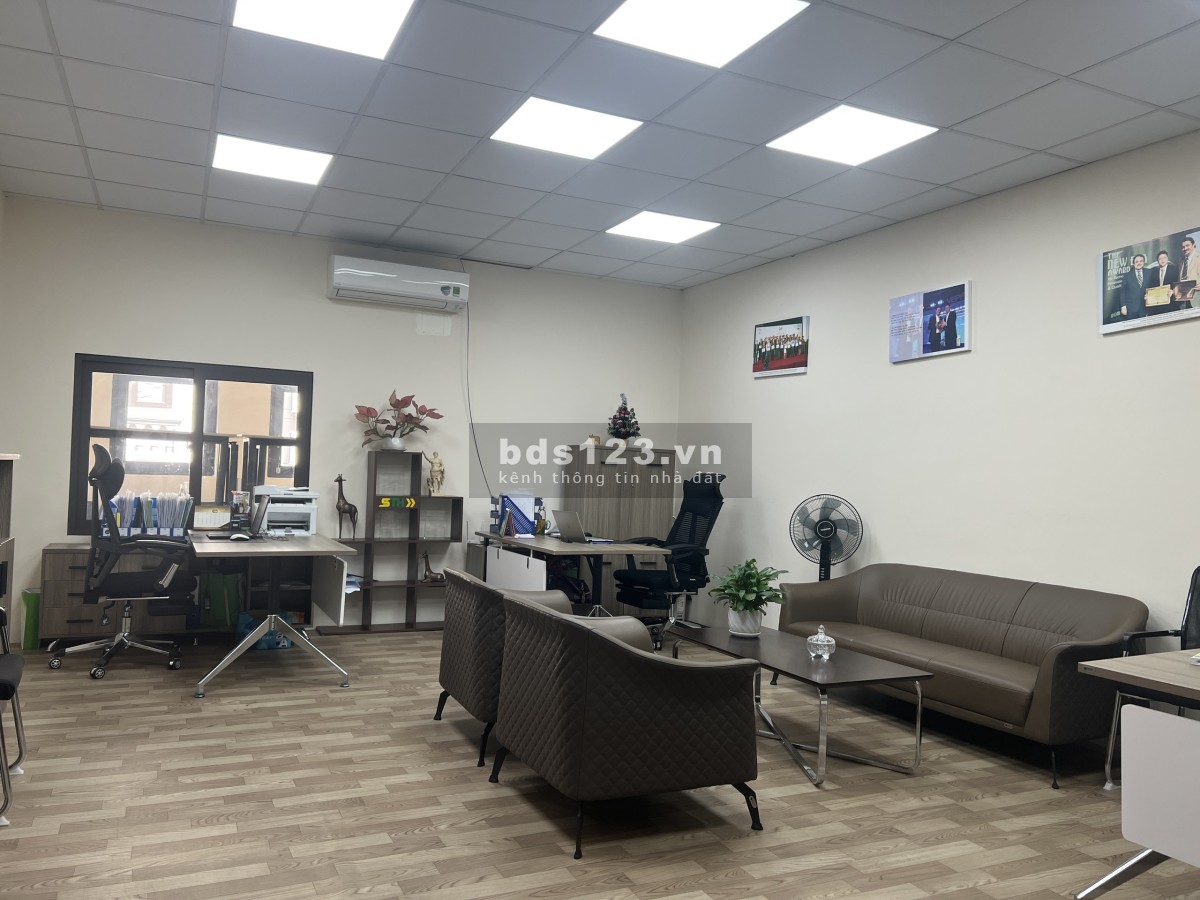 Cho thuê MBKD mặt phố Trần Cung,Cầu Giấy .230m,mt 18m,lô góc