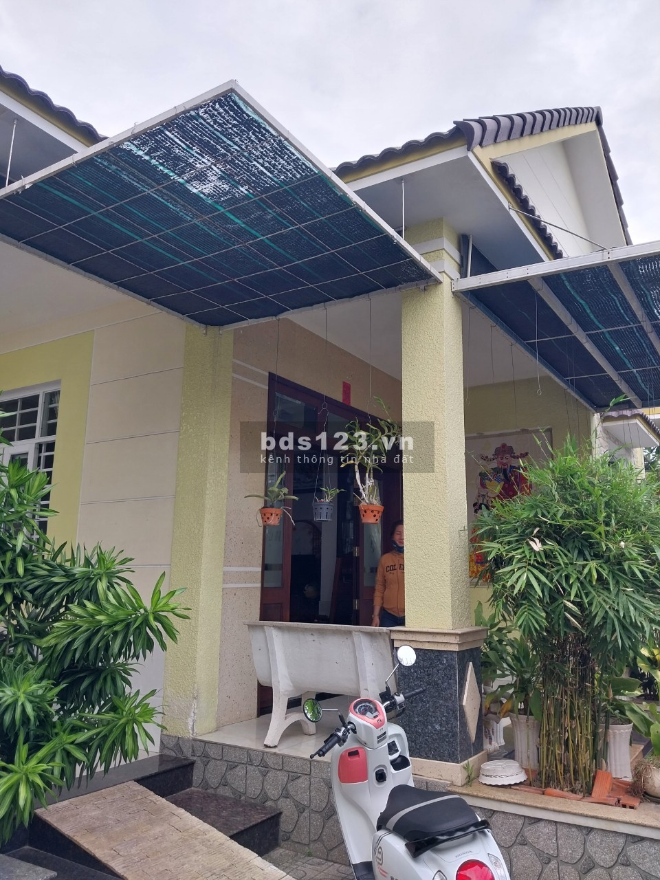 Bán biệt thự mini 300m2 Đ. Đồng Khởi, P. Tân Phú, TP Bến Tre.