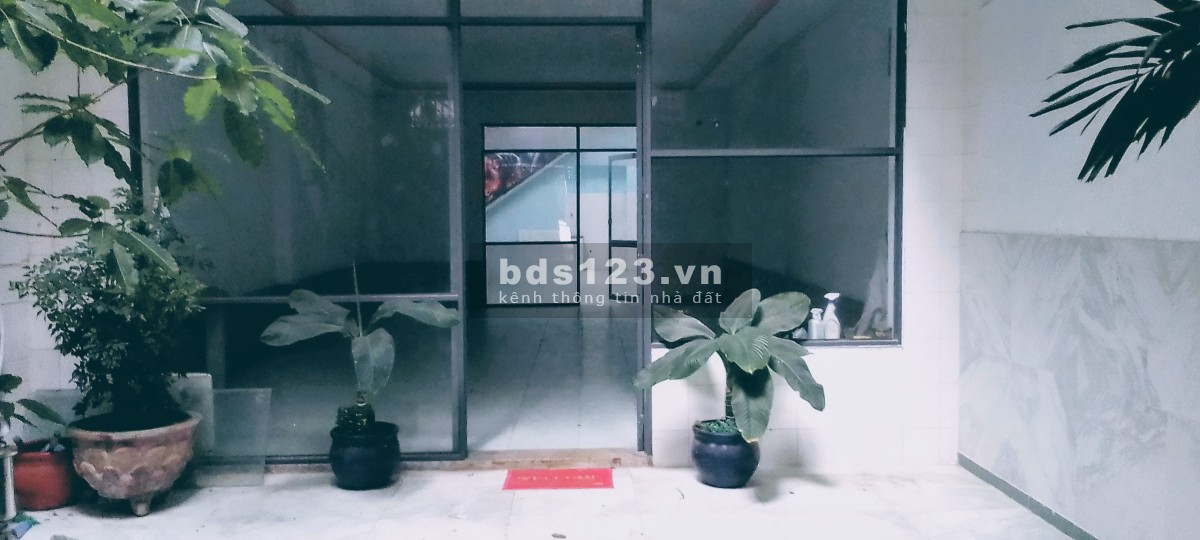 Cho thuê mặt bằng kinh doanh diện tích 160 m² trung tâm thành phố