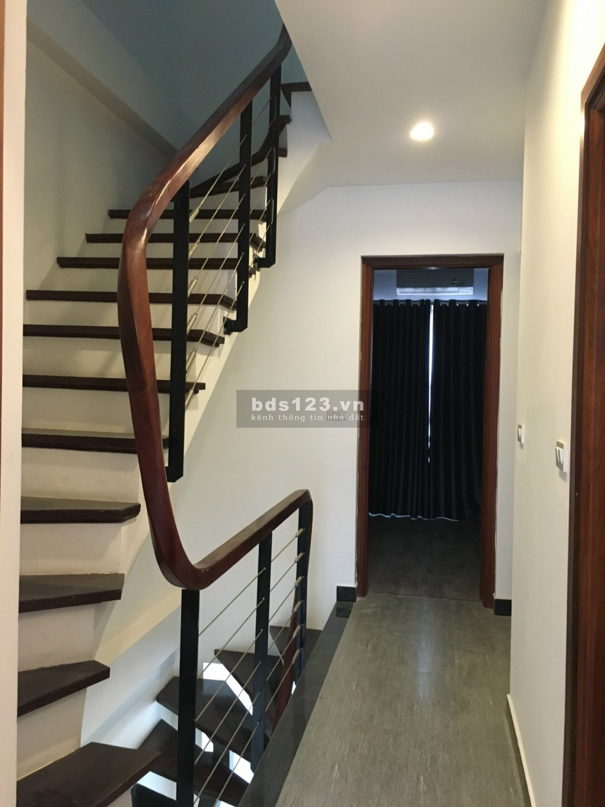 Cho thuê nhà nguyên căn Quận Bắc Từ Liêm, Cổ Nhuế 5 tầng, 4pn