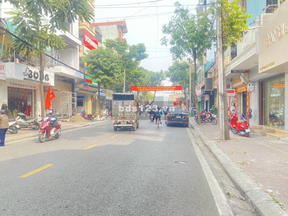 Cần bán căn nhà 3 tầng Đại Lộ Hồ Chí Minh, thành phố Hải Dương, giá tốt