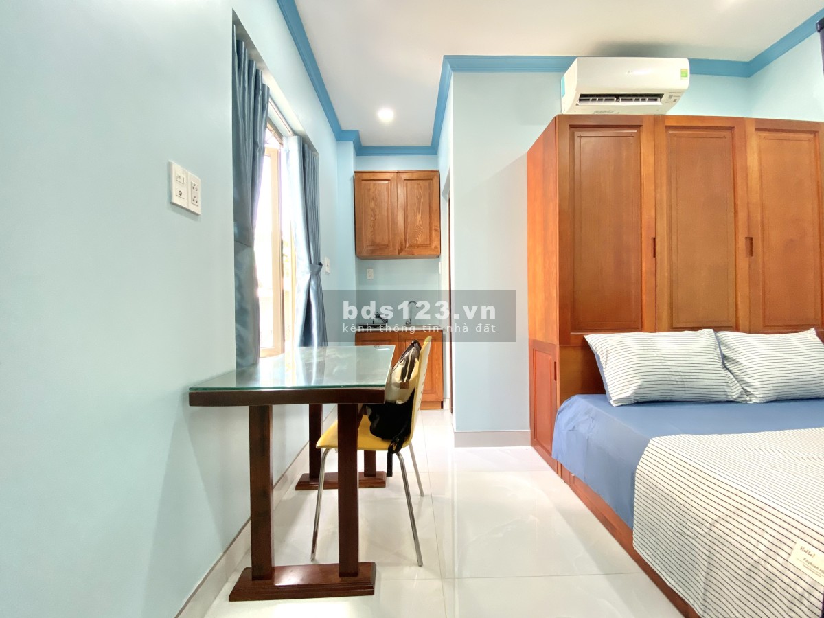 Phòng trọ ban công lớn ngay trung tâm Quận 10 giá tốt
