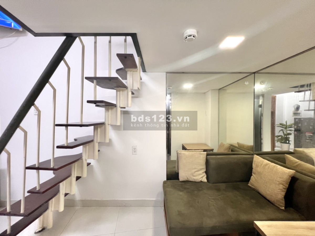 Căn hộ dịch vụ ngay trung tâm Quận 3, có gác rộng 30m2