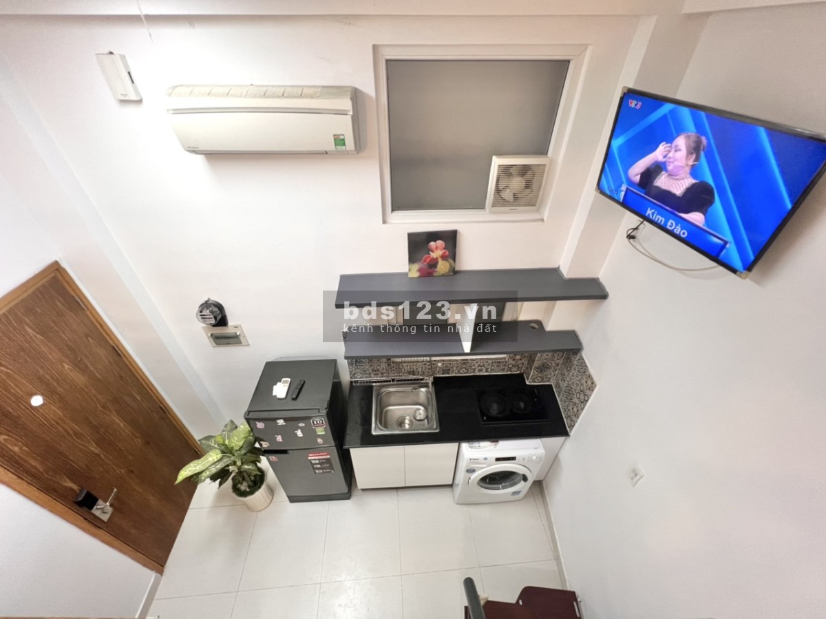 Căn hộ dịch vụ ngay trung tâm Quận 3, có gác rộng 30m2