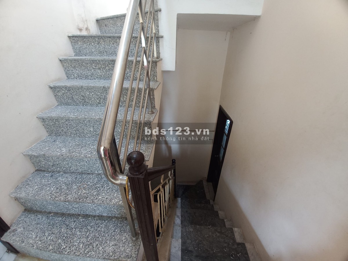 Bán đất tặng nhà 56m2, đường Nguyễn Trãi ô tô đỗ, kinh doanh ngon