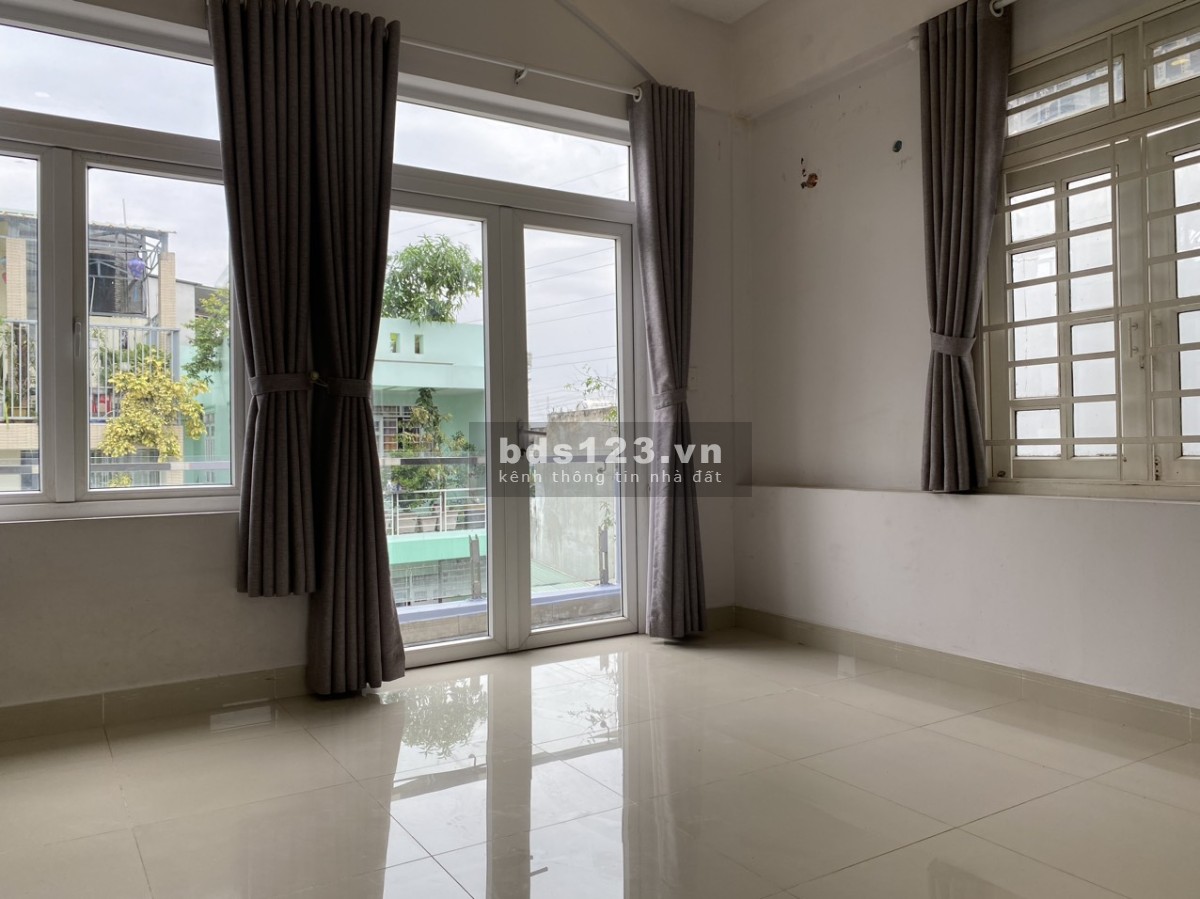 Cho thuê nguyên căn 1 trệt 2 lầu hẻm 8m Lê Văn Lương Nhà Bè