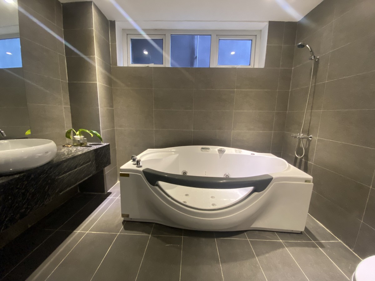 Bán nhà mới tinh 150m2, 7 tầng thang máy Xuân Đỉnh, Bắc Từ Liêm ô tô vào nhà, 24 tỷ