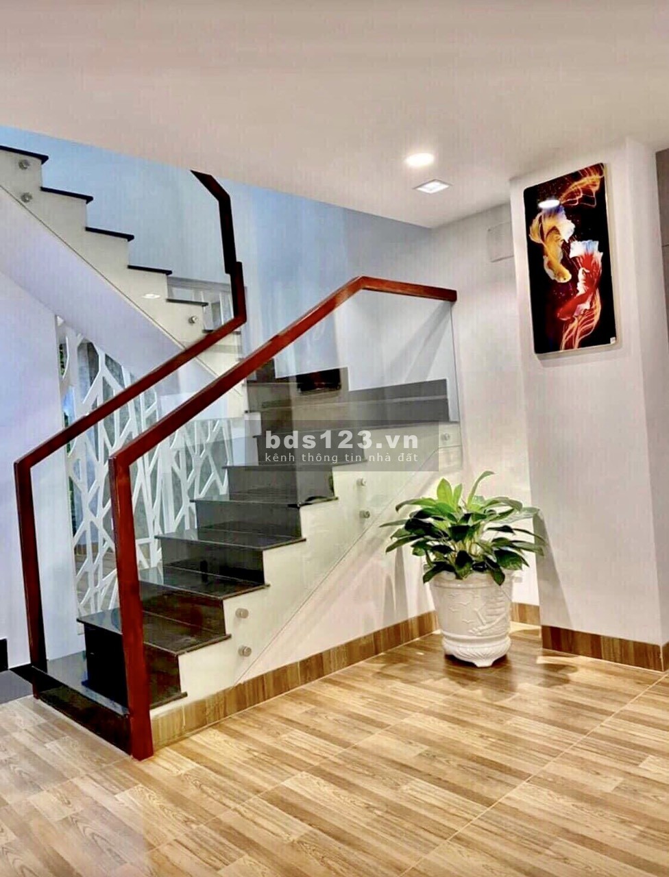 Tôi cần bán nhà 46/1G, mặt tiền đường số 28 liên hệ 0921348173