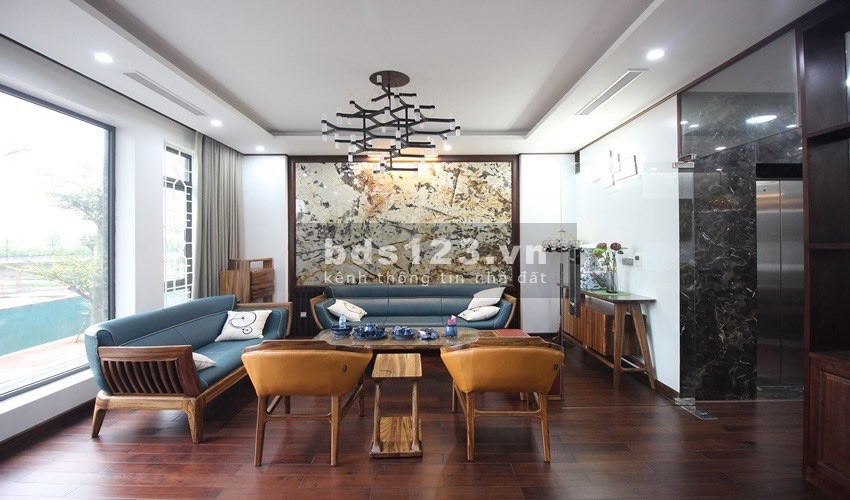 Bán nhà Quận Tây Hồ 43mx5 tầng, 3 oto vào 7,9 tỷ lh 0963401959
