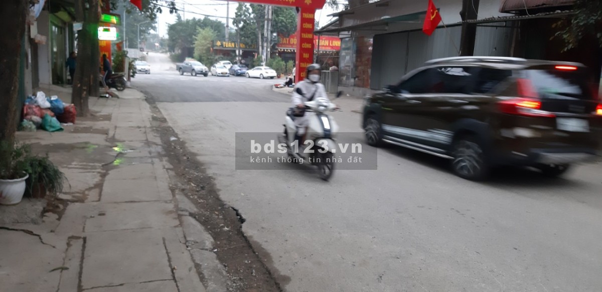 Chính chủ cho thuê nhà trục chính Vai réo, cách qlo 21A 50m