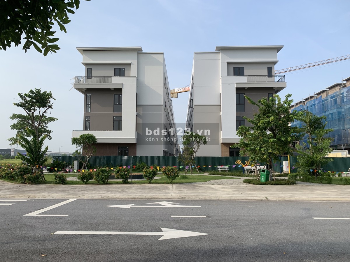 BÁN CĂN SHOPHOUSE 4 TẦNG DIỆN TÍCH 75M2 TẠI DIAMOND CHỈ 3,9 TỶ BAO PHÍ CHUYỂN NHƯỢNG. LH: 0862218328