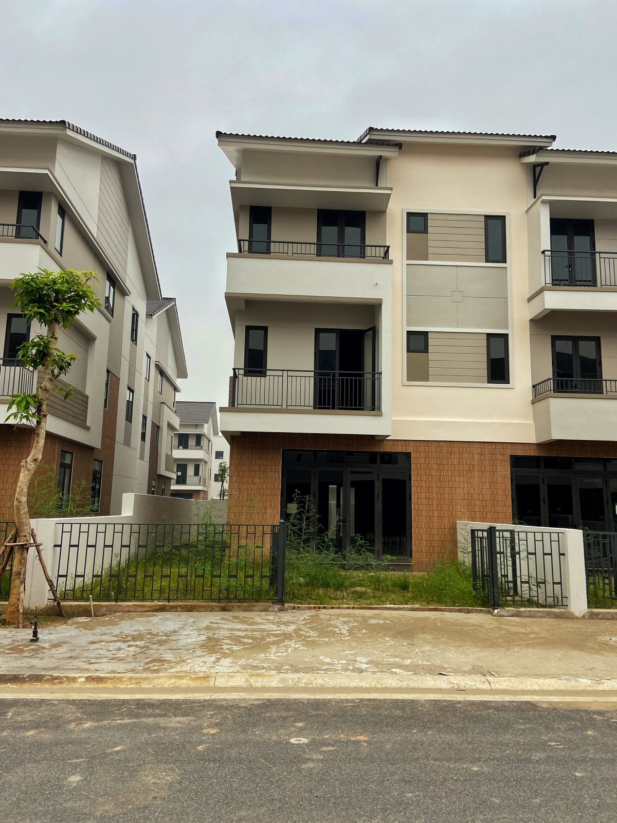 Chỉ 9,2 tỷ sở hữu ngay Shophouse 160 m2, nhà 3 tầng, chủ nhà thiện chí, lh 0862.218.328