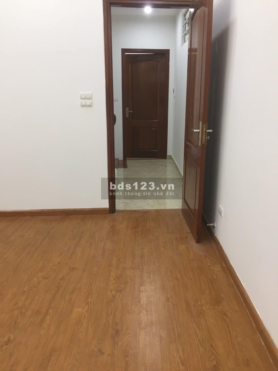 Bán nhà mới đẹp 5 tầng trong ngõ đường Cầu Giấy Hà Nội 43m, 6,2 tỷ