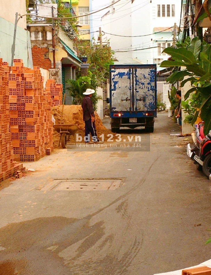 2 tỷ 6 - Hẻm Xe Tải Thông - VỪA Ở VỪA KD – Bán NHÀ SÁT PHAN VĂN TRỊ . F10 . GÒ VẤP