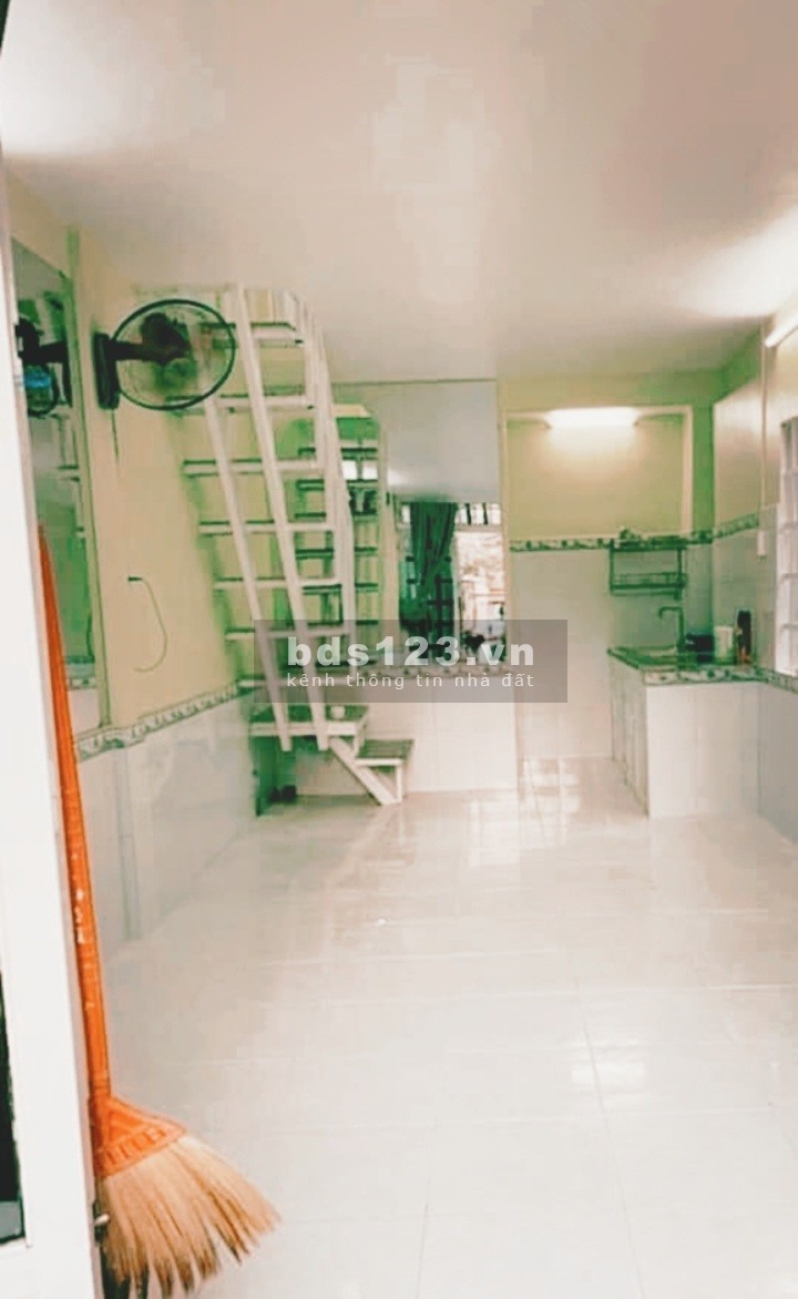 2 tỷ 6 - Hẻm Xe Tải Thông - VỪA Ở VỪA KD – Bán NHÀ SÁT PHAN VĂN TRỊ . F10 . GÒ VẤP