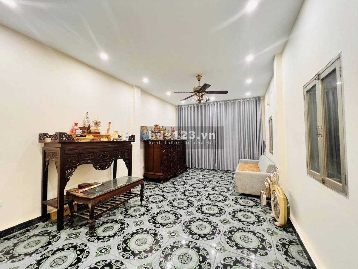 Bán nhà mặt tiền quận Hai Bà Trưng, khu VIP, DT 100m², gara ô tô, giá 13,5 tỷ