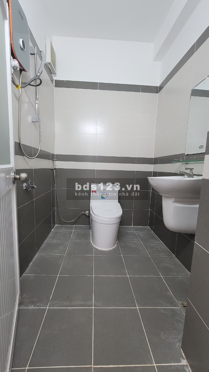 Căn hộ cho thuê 35m2 đường Lê Văn Huân gần etown