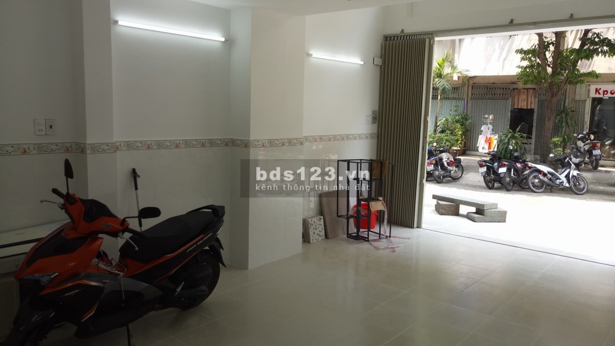 Cho thuê mặt bằng chính chủ Quận 3 sạch đẹp, đối diện khu chung cư Trần Quang Diệu