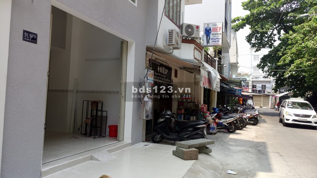 Cho thuê mặt bằng chính chủ Quận 3 sạch đẹp, đối diện khu chung cư Trần Quang Diệu
