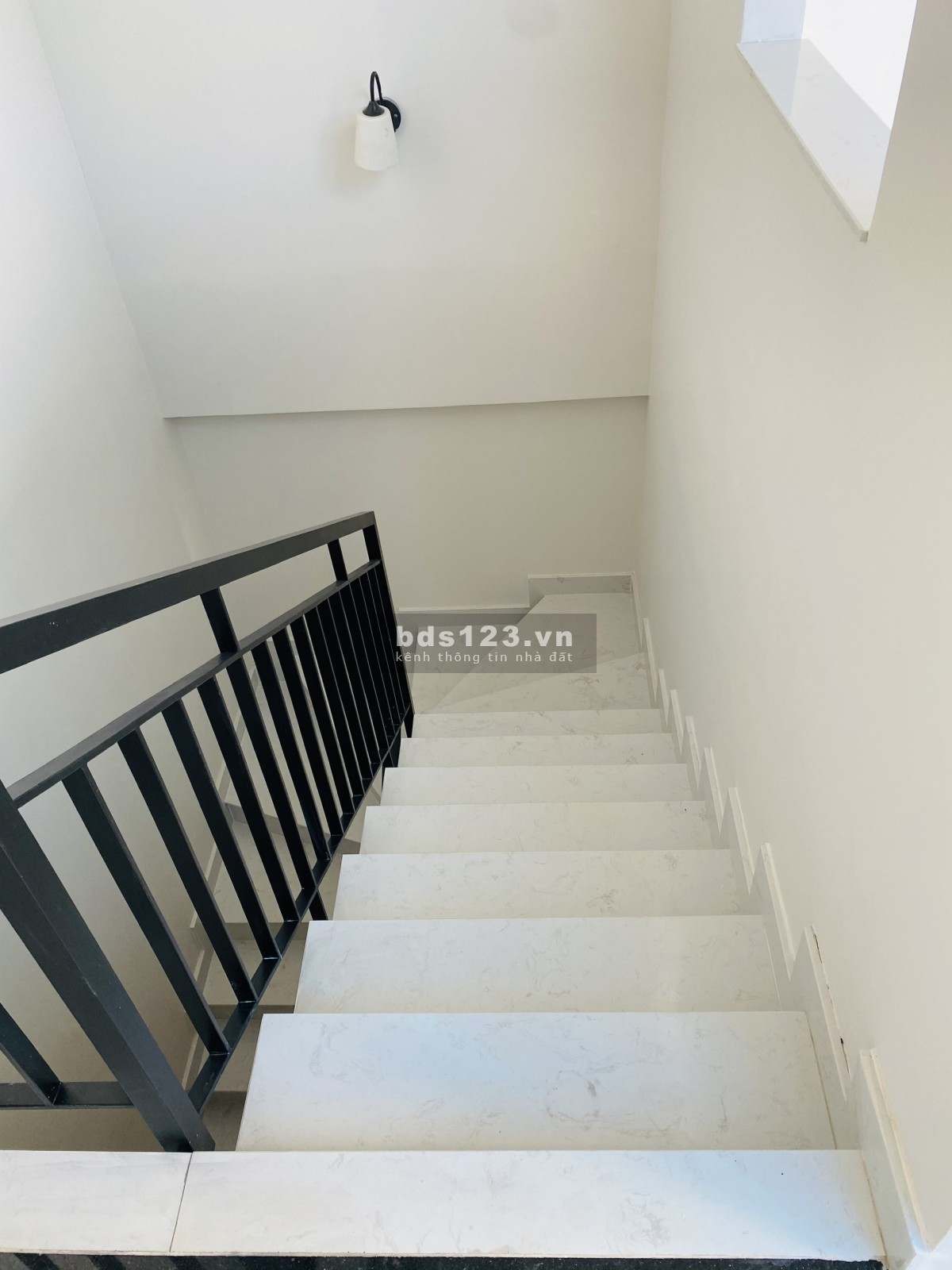 Cho thuê phòng nguyên tầng rộng 52m2, có sẵn nội thất, 5.5 triệu, thương lượng