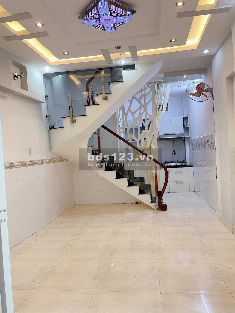 Nhà hẻm tại đường Đinh Bộ Lĩnh dtsd 30m2, giá chỉ 2.88 tỷ thương
