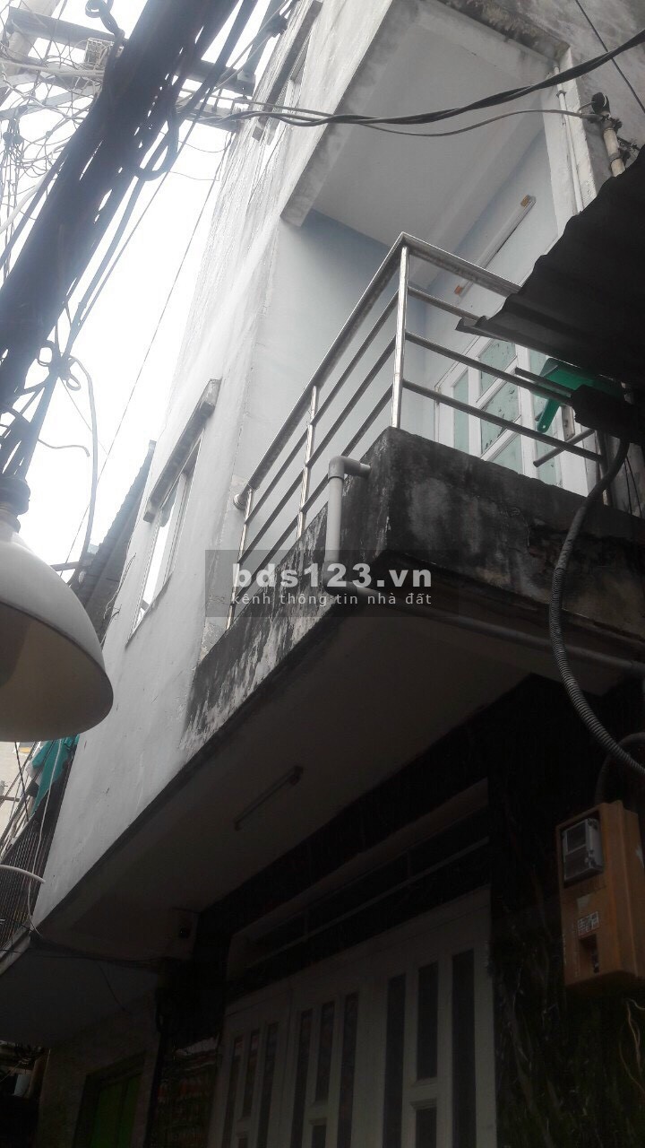 Bán nhà Q7 1 trệt 2 lầu sân thượng giá: 1,6ty sổ hồng riêng