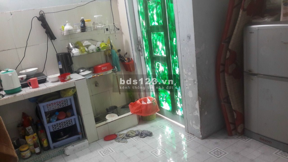 Bán nhà Q7 1 trệt 2 lầu sân thượng giá: 1,6ty sổ hồng riêng